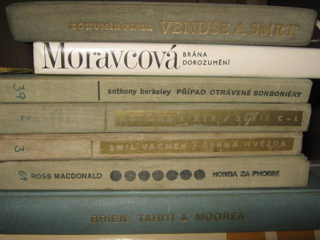 knihy II 002.jpg