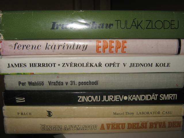 knihy II 003.jpg